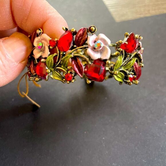 Ruby red rhinestone cuff bracelet - Picture 4 of 9